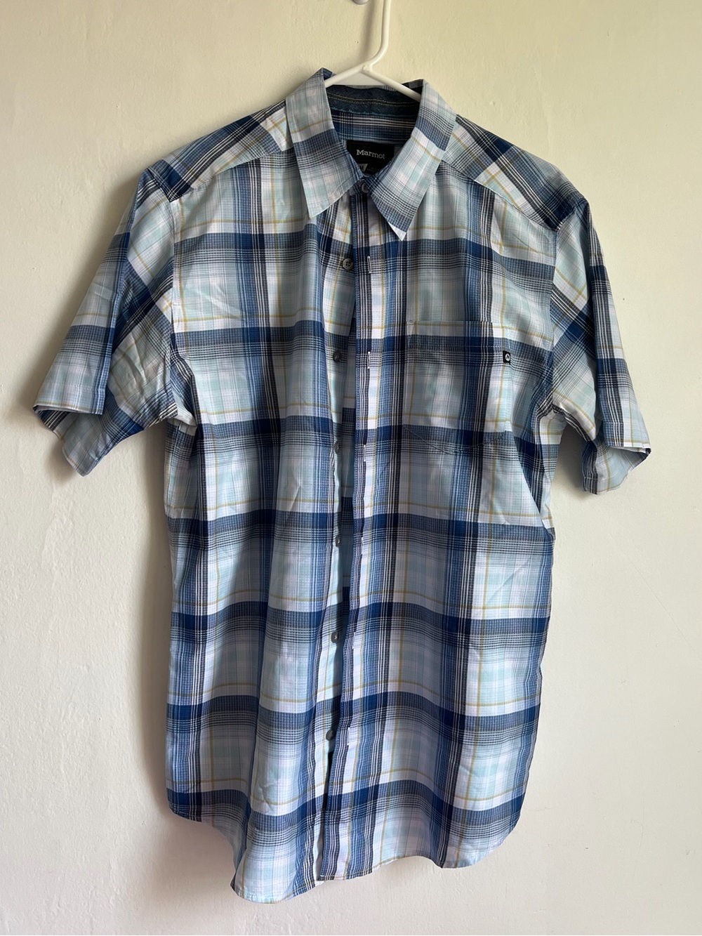MEDIUM Marmot men’s short sleeve plaid shirt blue white yellow button up